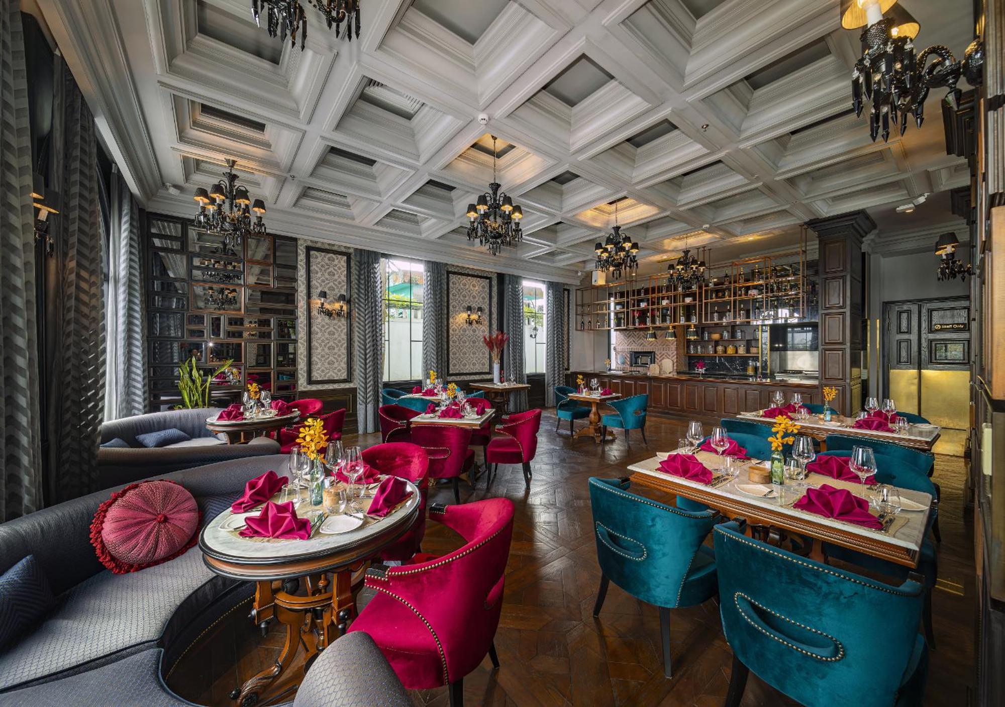 منتجع وسبا سيلك باث غراند سابا المظهر الخارجي الصورة The interior of the restaurant